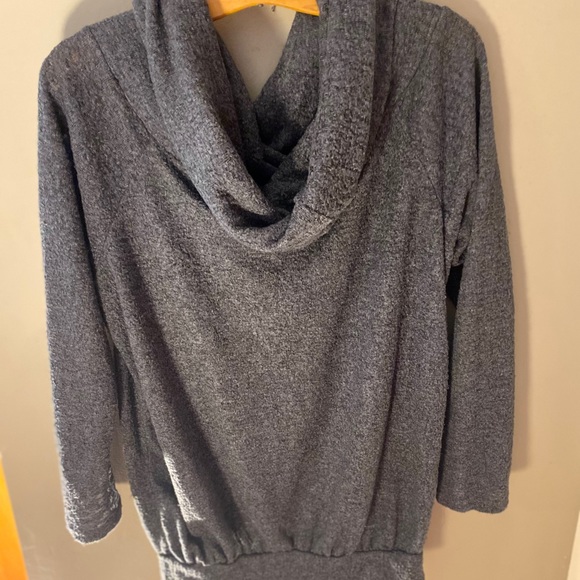 Women’s cowl neck long sleeve pullover sweater - Picture 3 of 6